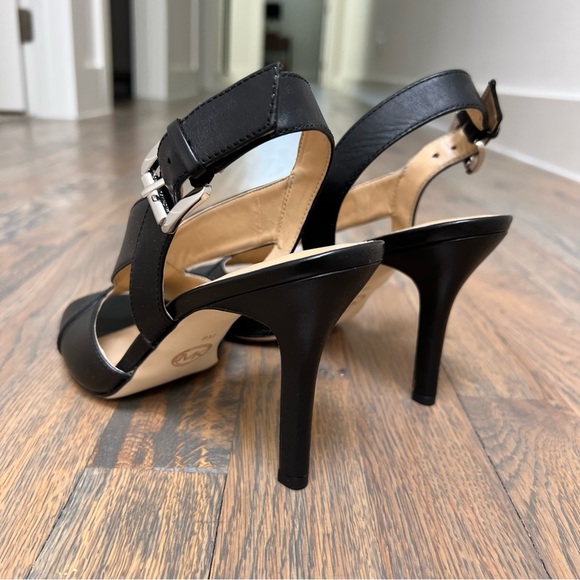 NWOT MICHAEL Michael Kors Black Heels - Picture 5 of 14